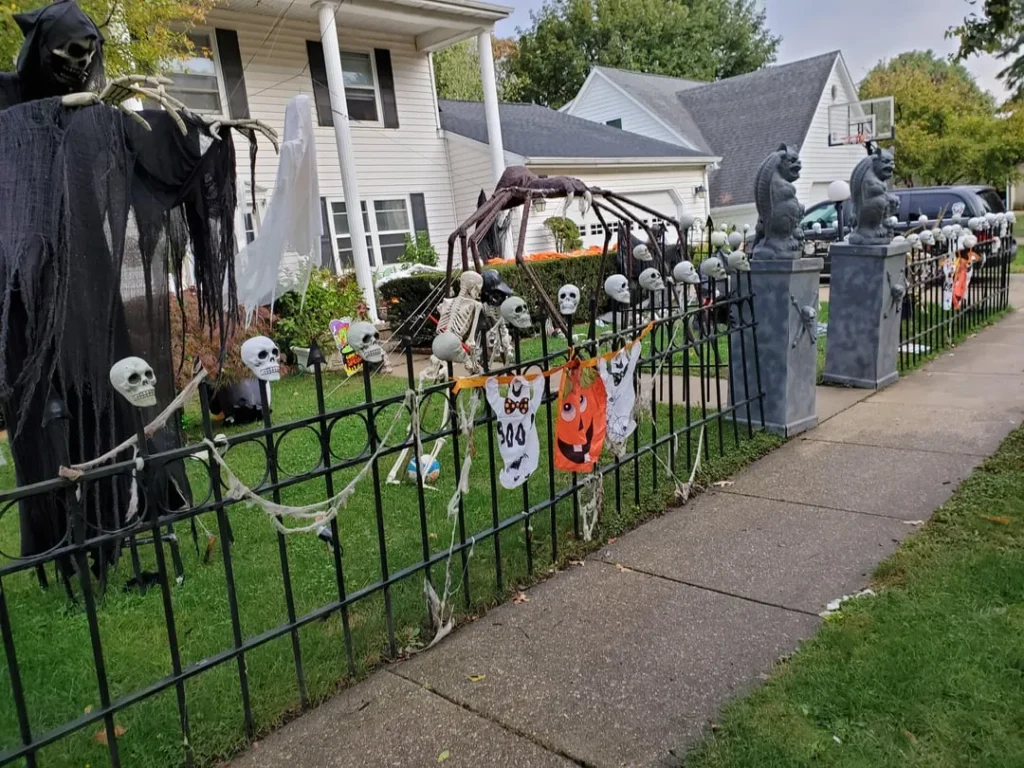 When to Start Decorating for Halloween