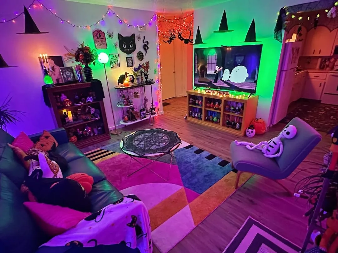 When to Start Decorating for Halloween